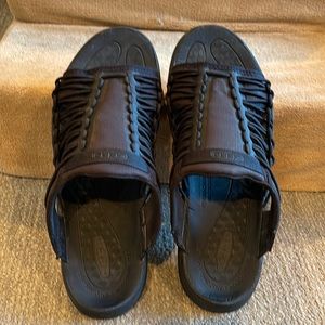 Keen men’s size 10 slip in sandals